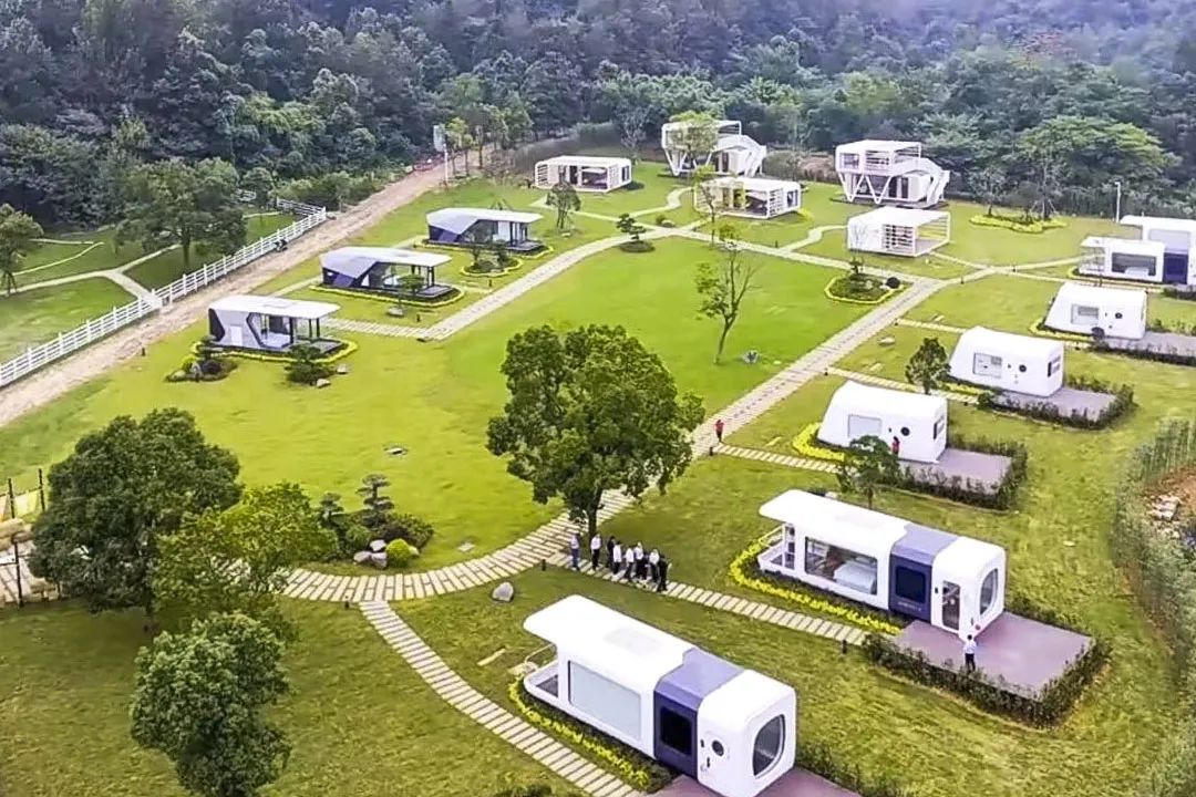户外住宿新体验 松江企业打造特色“太空舱”摄影服务